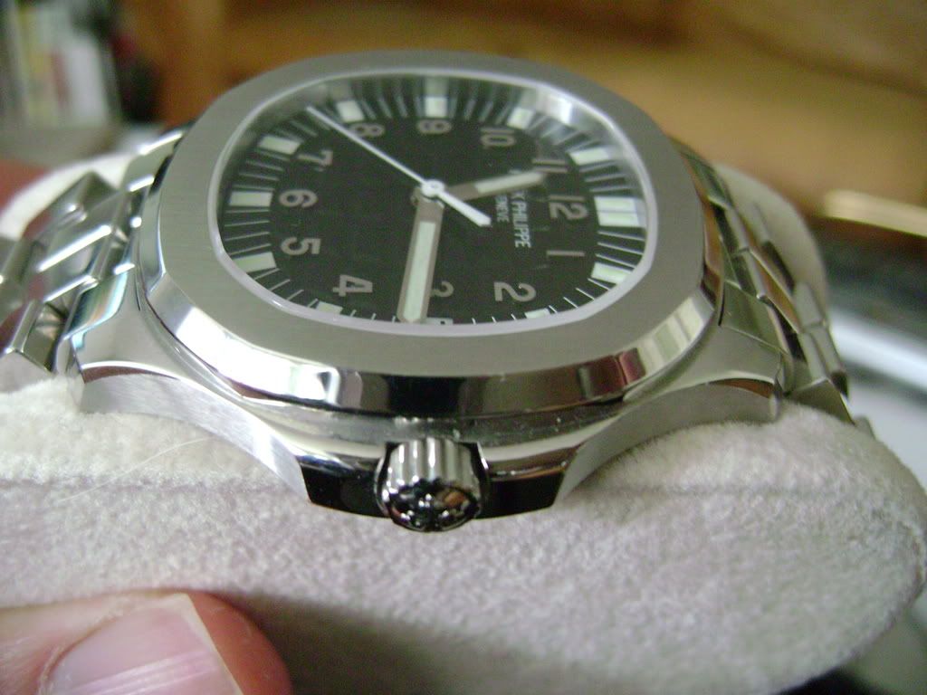 Patek Philippe Nautilus 5800 review ( & comparison vs the Aquanaut)